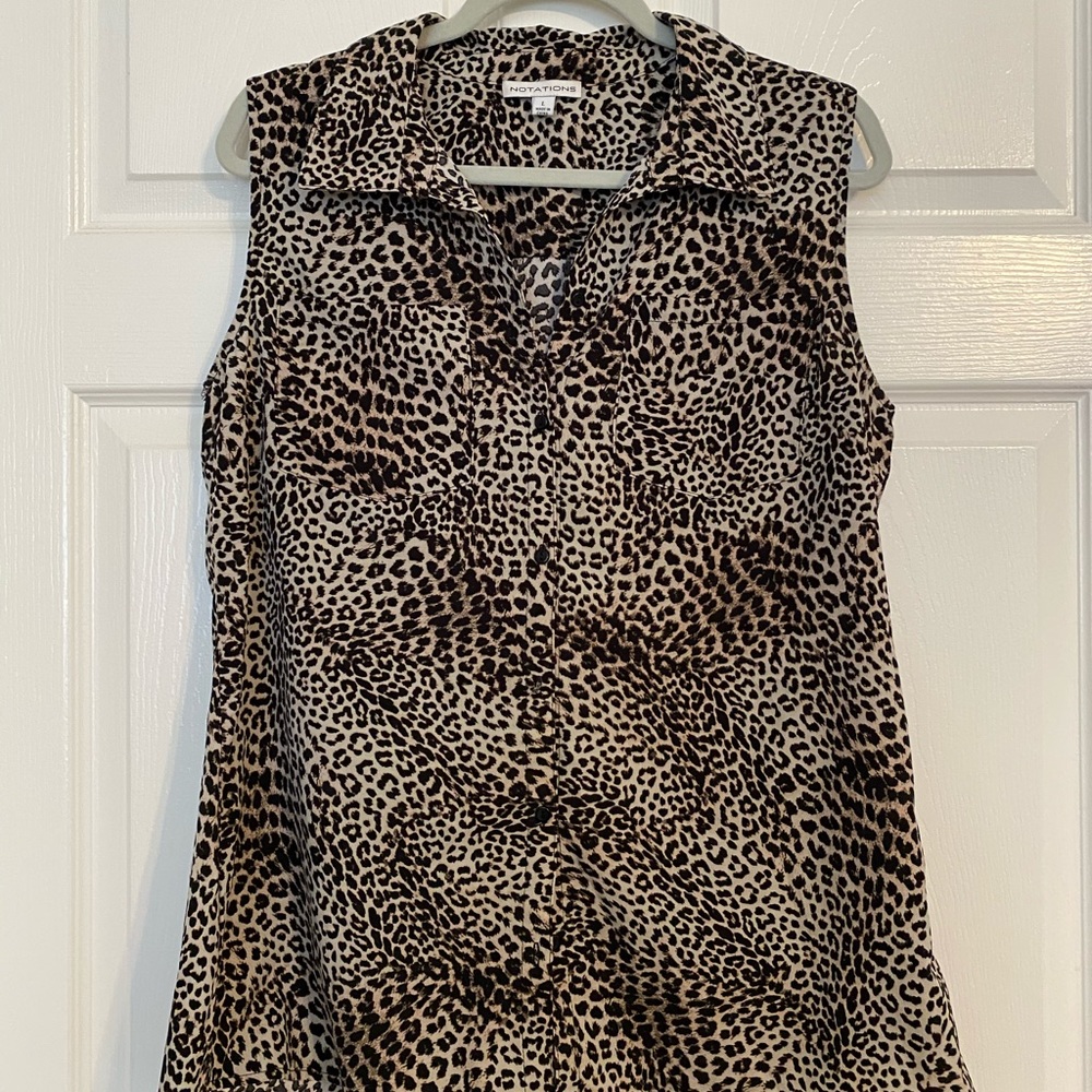 Leopard Print Sleeveless Shirt in Size Large